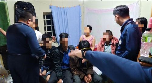 Du Khách Việt bị bắt.jpg